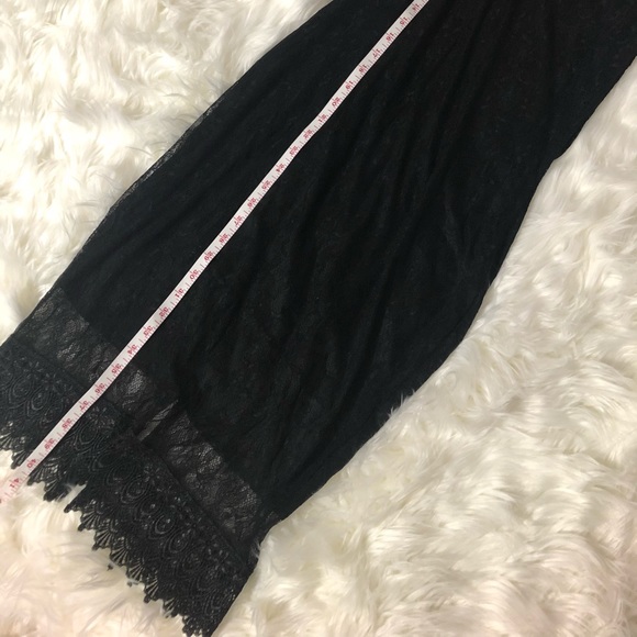 Black lace dress - Picture 5 of 8